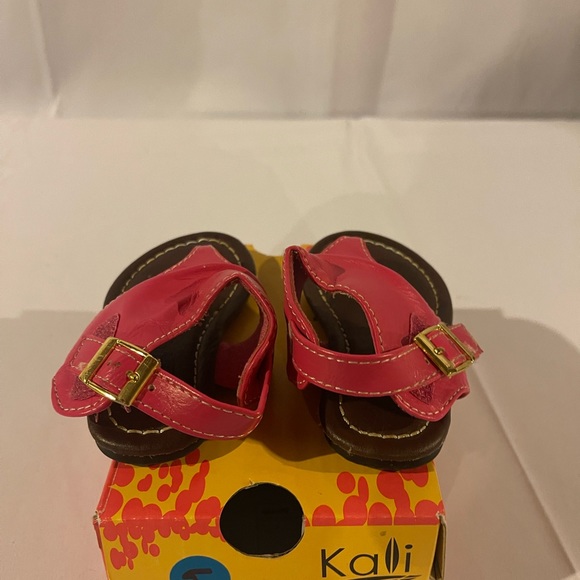 Kali Footwear Aroma Baby/Infant Size 3M Pink Thong Sandals - Picture 2 of 5